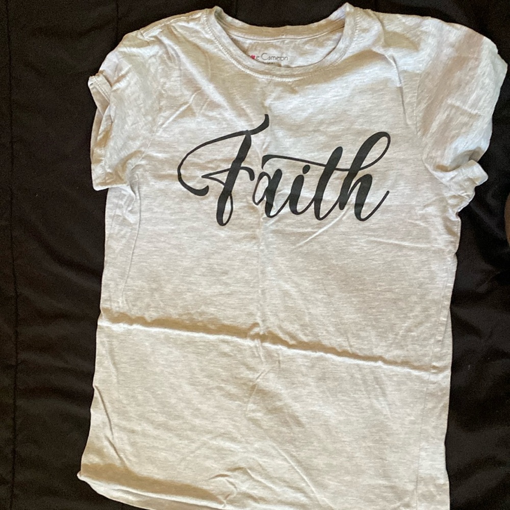 Grey, letter print “Faith” shirt